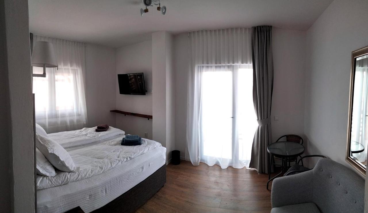 Surdesti  Casa Comilor B&B 외부 사진