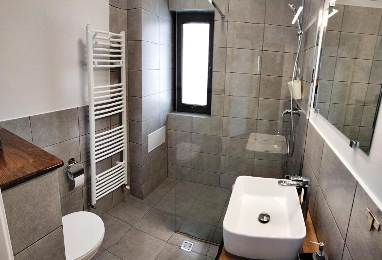 Surdesti  Casa Comilor B&B 외부 사진