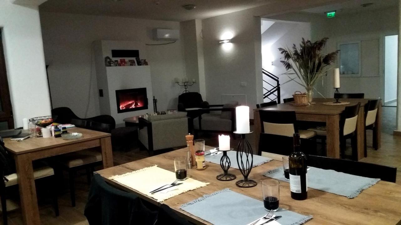 Surdesti  Casa Comilor B&B 외부 사진