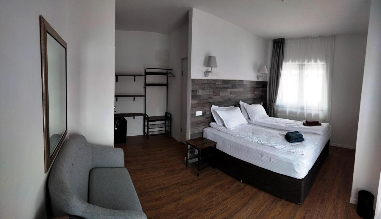 Surdesti  Casa Comilor B&B 외부 사진